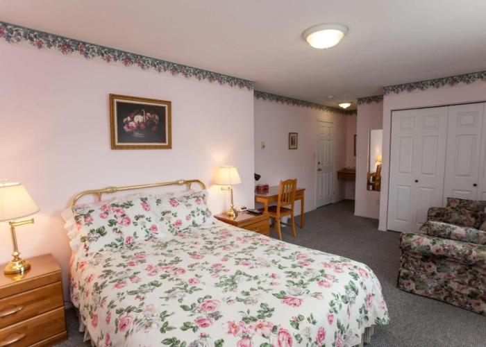 Midnight Sun Inn
