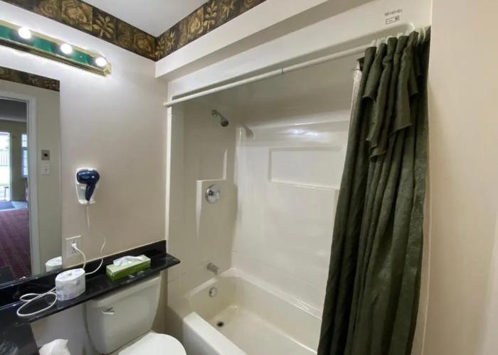 Lakeshore Suites