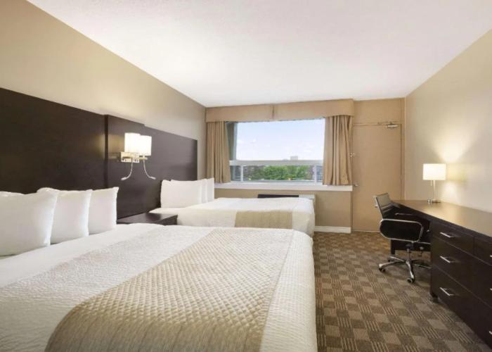 Days Inn & Suites North Bay