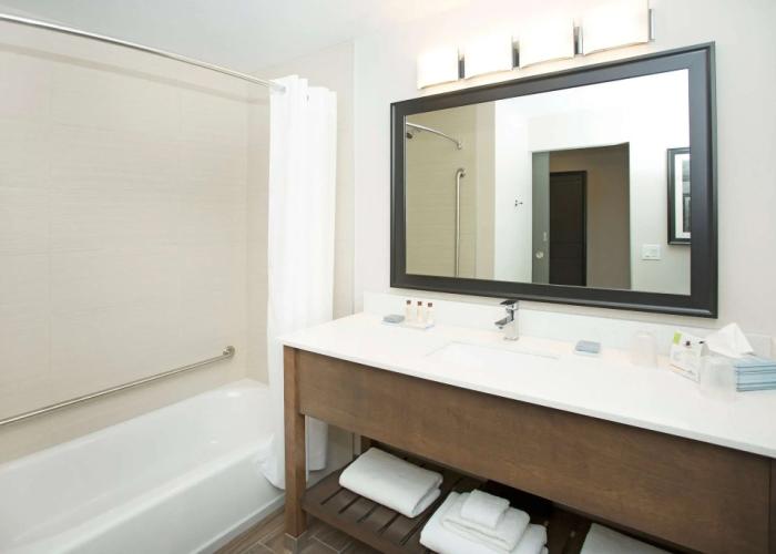 Wingate By Wyndham Calgary Airport