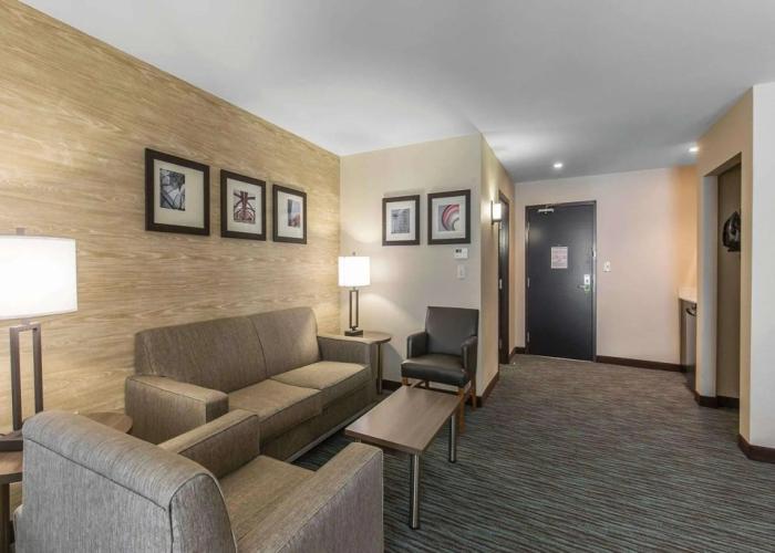 Comfort Inn & Suites Airport North