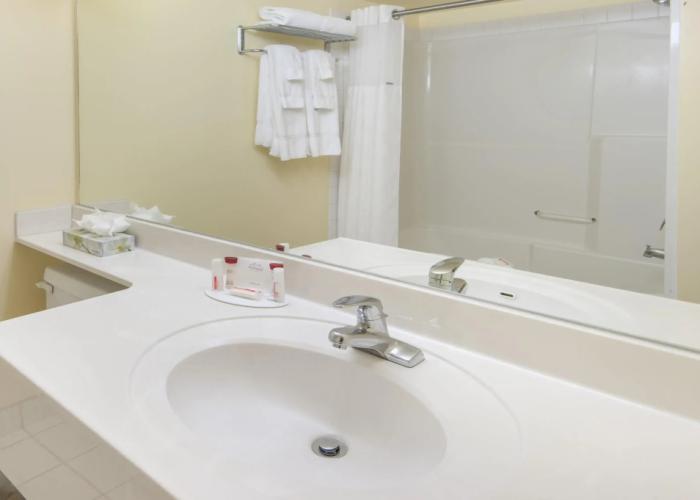 Divya Sutra Plaza and Conference Centre Calgary Airport