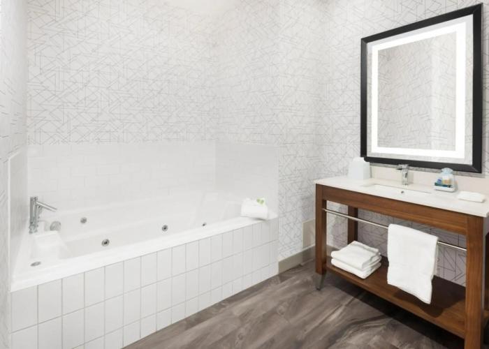 Four Points by Sheraton Calgary Airport