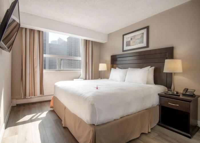 Coast Calgary Downtown Hotel & Suites by APA