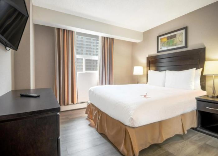 Coast Calgary Downtown Hotel & Suites by APA