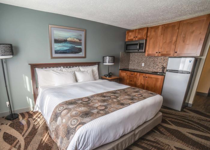 Prestige Hudson Bay Lodge & Conference Centre, WorldHotels Crafted Collection
