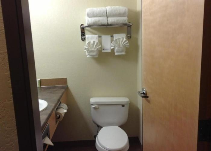 Lakeview Inns & Suites - Fort Nelson