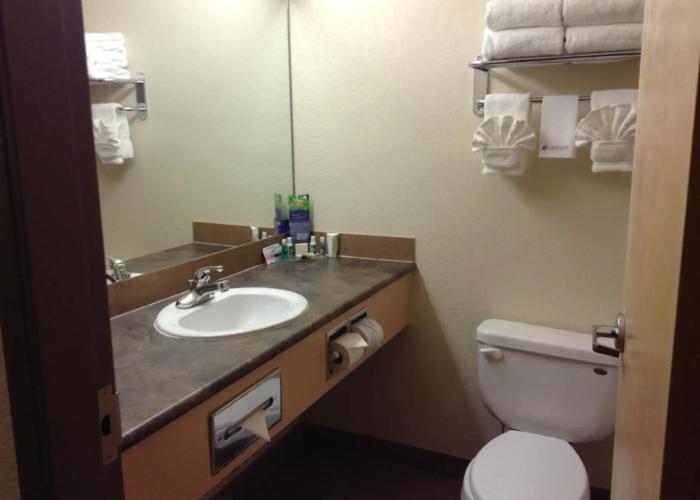 Lakeview Inns & Suites - Fort Nelson