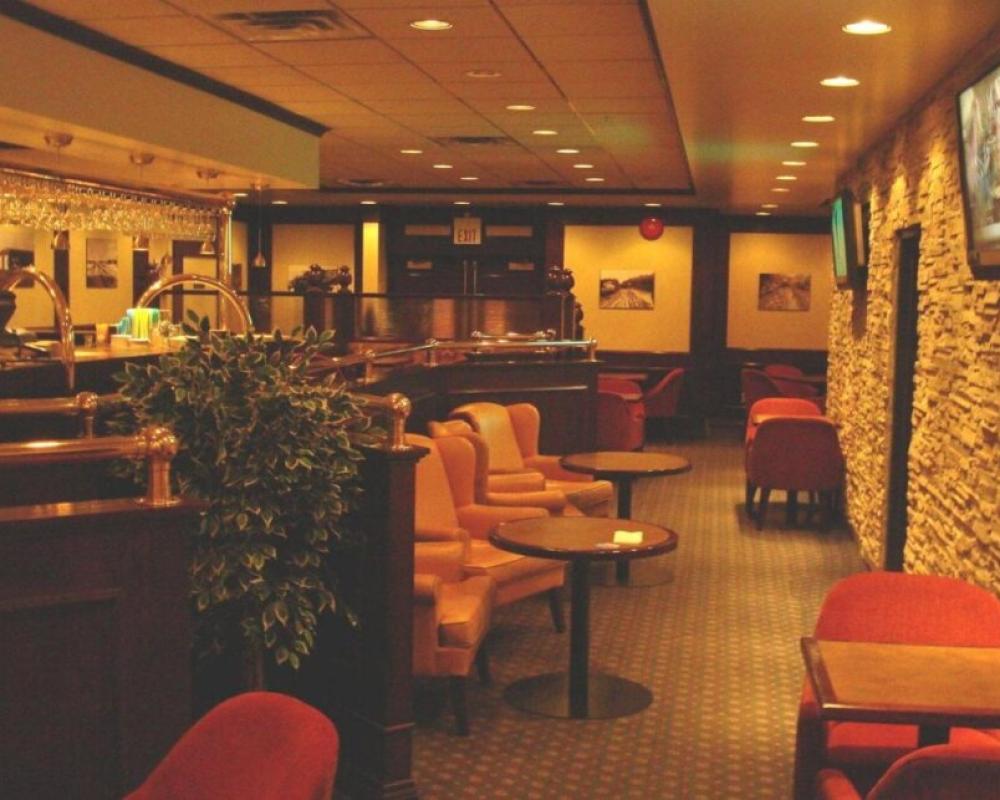 Woodlands Inn & Suites