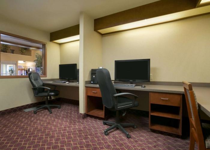 Super 8 by Wyndham Fort Nelson BC
