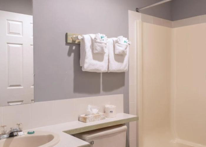 Tiki Shores Inn & Suites