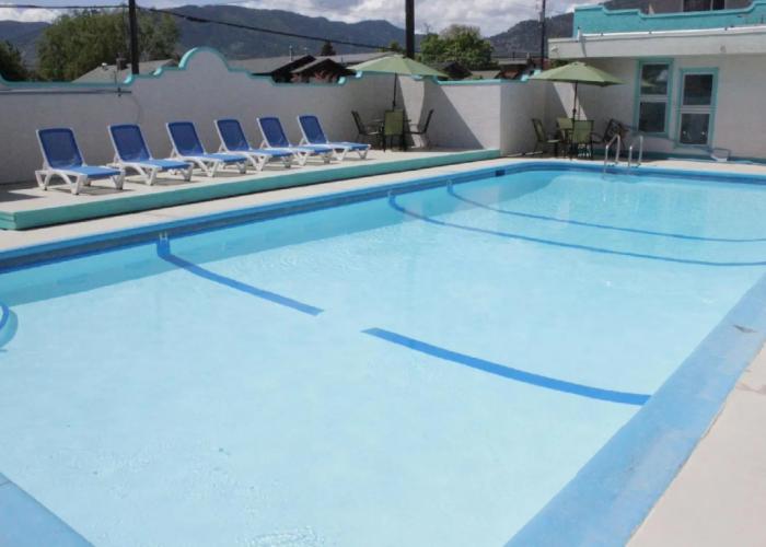 Tiki Shores Inn & Suites