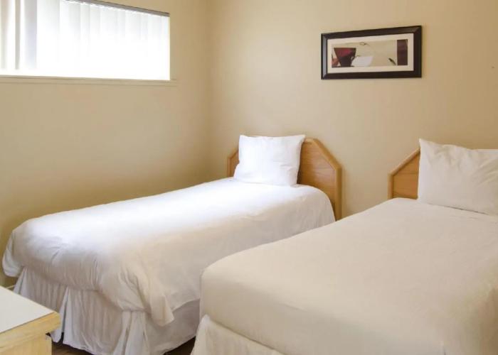 Tiki Shores Inn & Suites
