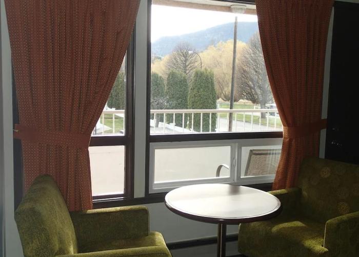 Bowmont Motel