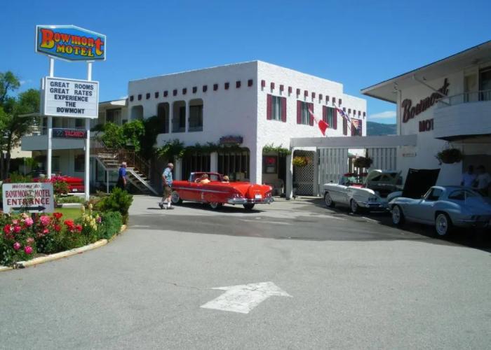 Bowmont Motel