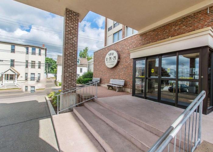 Quality Inn & Suites Downtown