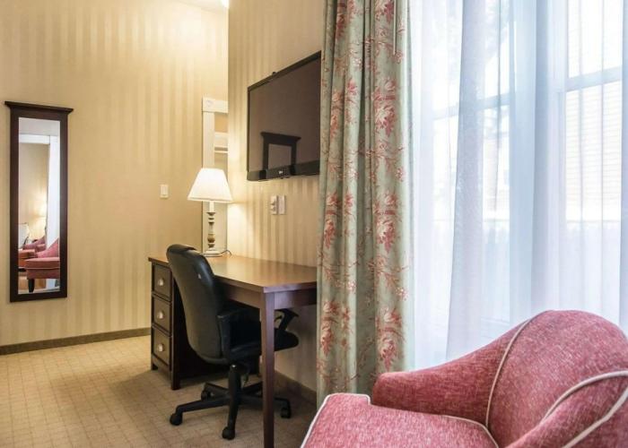 Quality Inn & Suites Downtown