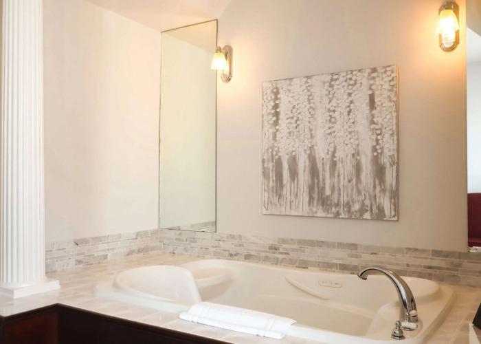Quality Inn & Suites Downtown