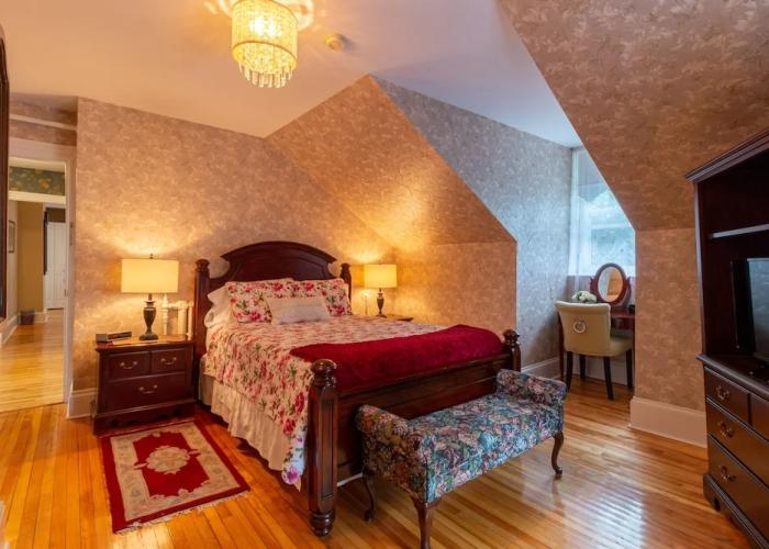 The Dawson House Bed & Breakfast