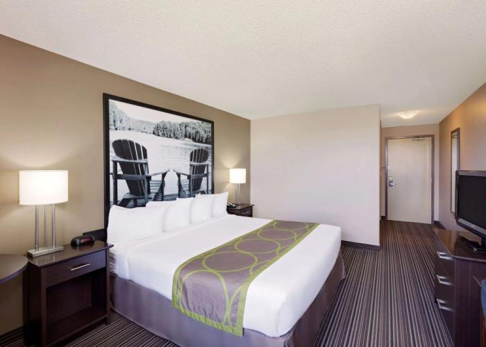 Super 8 by Wyndham Kapuskasing
