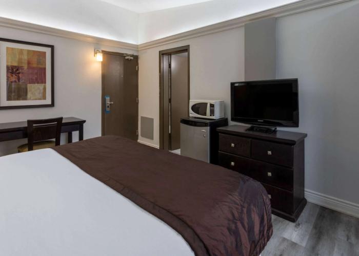 Travelodge by Wyndham Sarnia