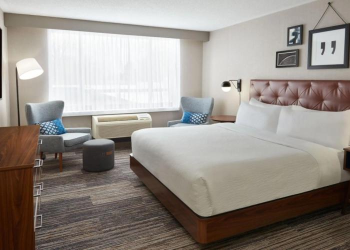 Four Points by Sheraton Point Edward Sarnia