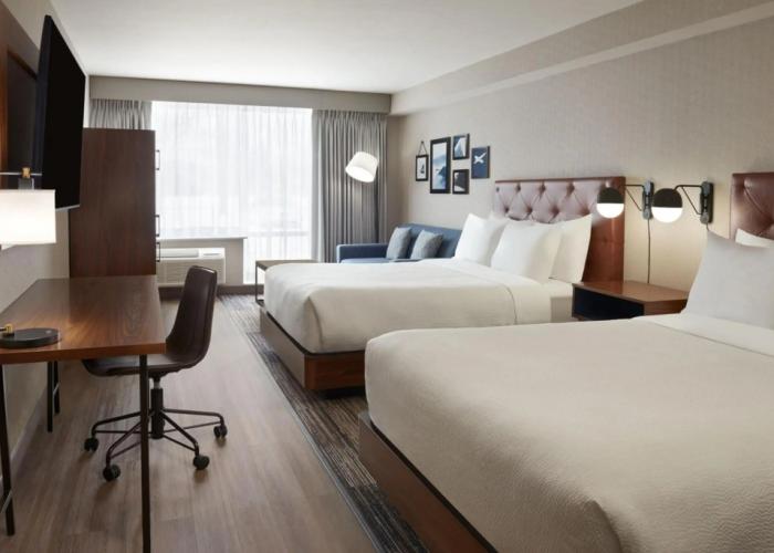 Four Points by Sheraton Point Edward Sarnia