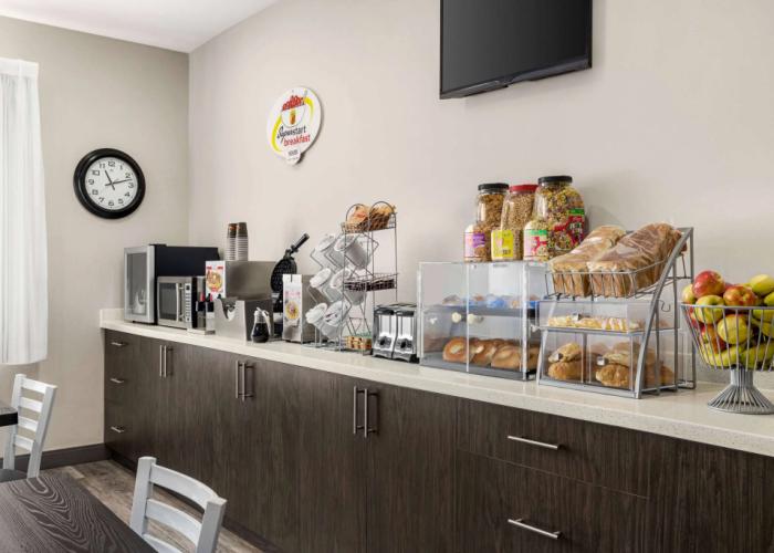 Super 8 by Wyndham Sarnia ON