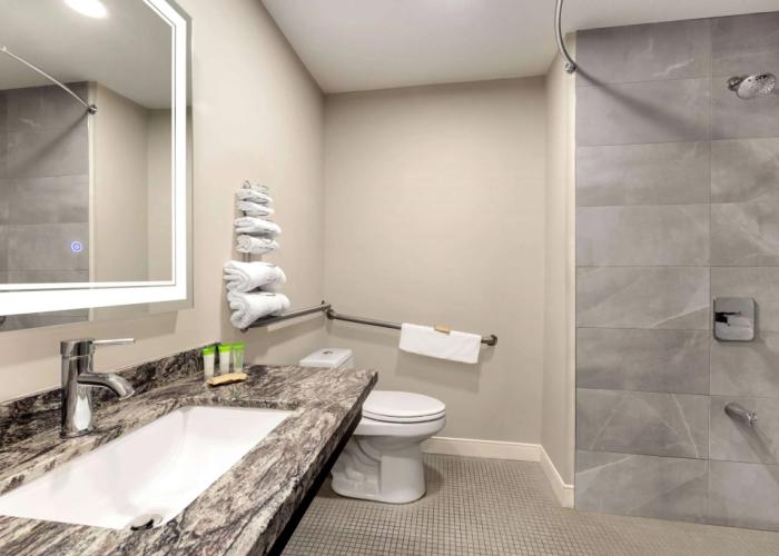 Super 8 by Wyndham Sarnia ON