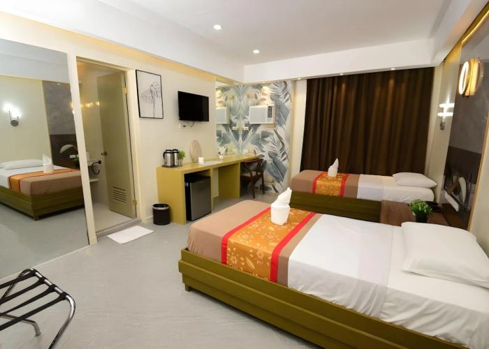 Grand Astoria Hotel