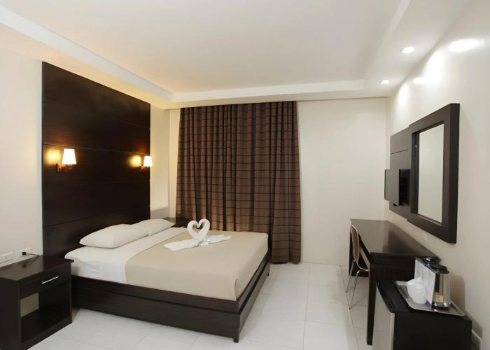 Grand Astoria Hotel
