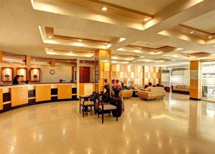Grand Astoria Hotel