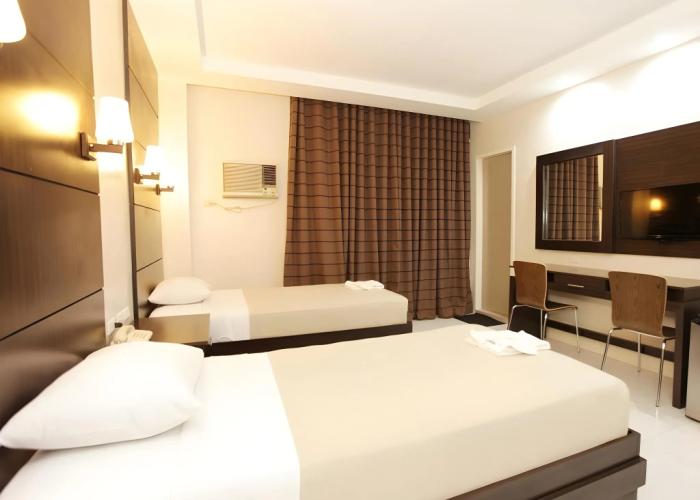 Grand Astoria Hotel