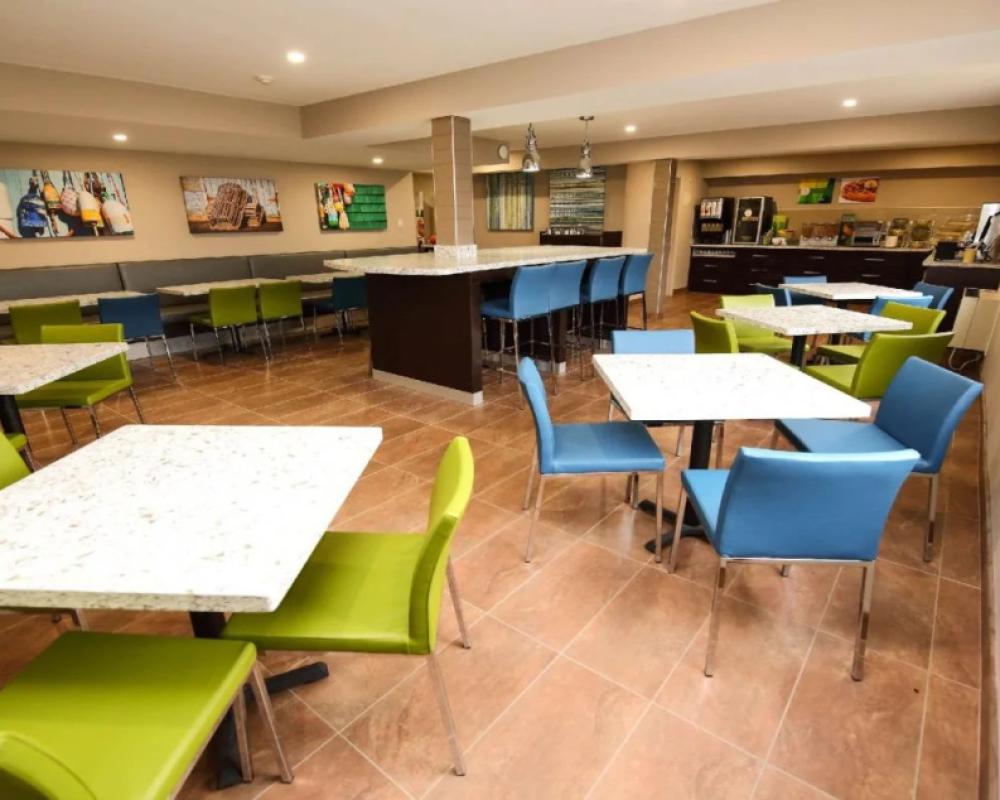фото Quality Inn & Suites Bathurst