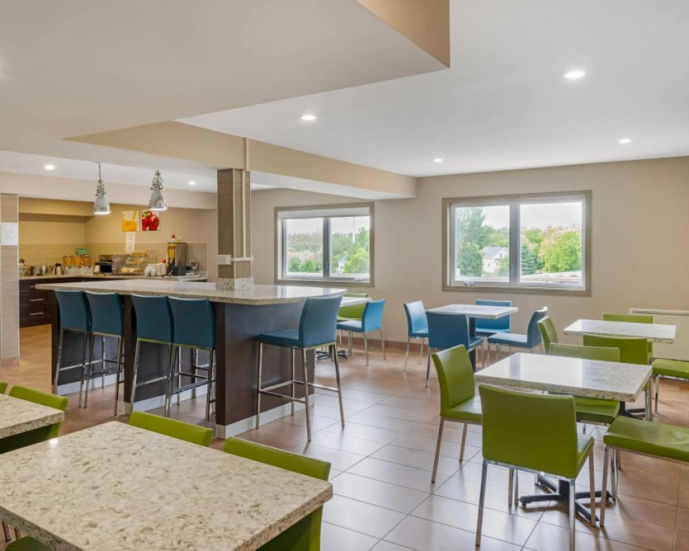 фото Quality Inn & Suites Bathurst
