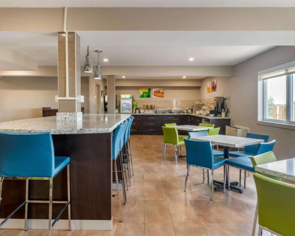 фото Quality Inn & Suites Bathurst