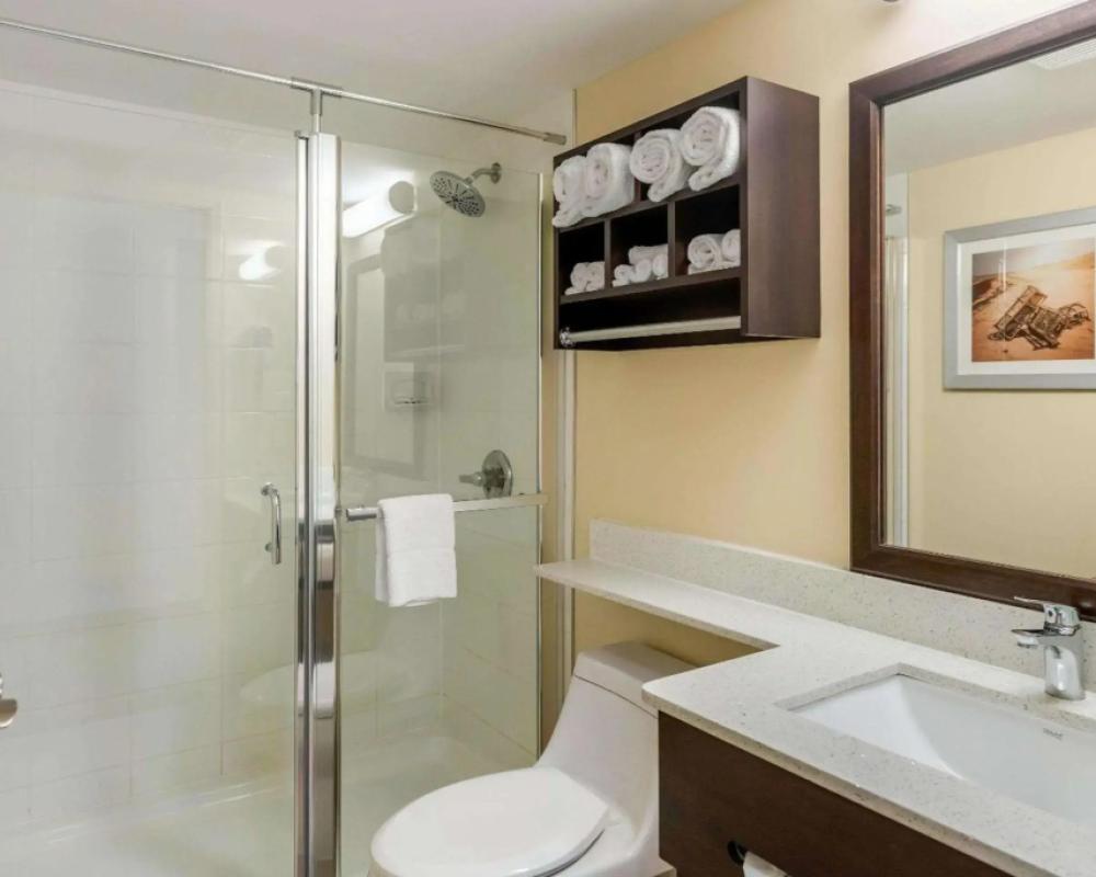 фото Quality Inn & Suites Bathurst