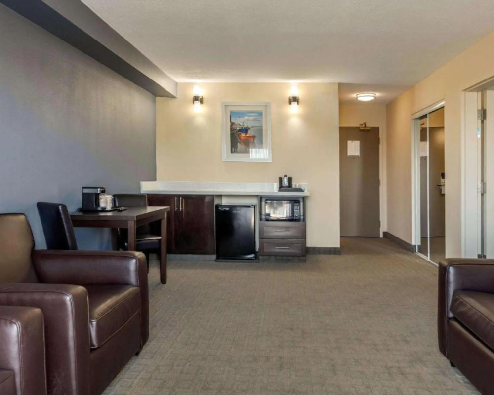 фото Quality Inn & Suites Bathurst