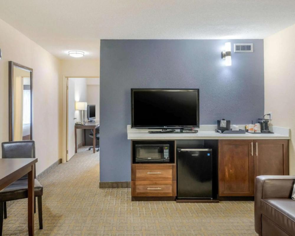 фото Quality Inn & Suites Bathurst