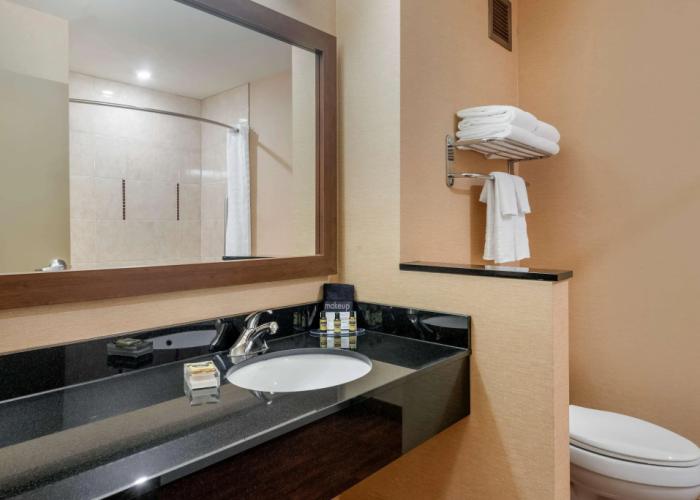 Best Western Plus Bathurst Hotel & Suites