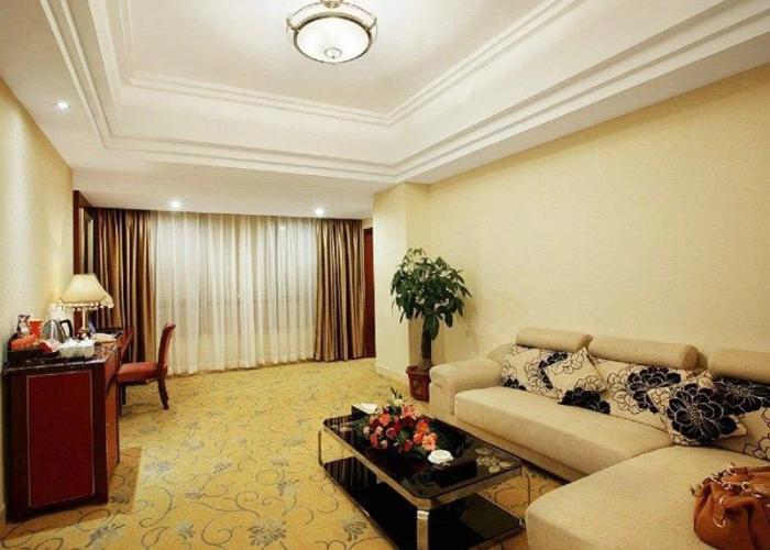Golden Splendid Hotel Gynn