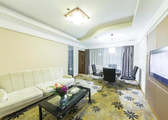 Vienna Hotel Zhanjiang Haibin Avenue Branch