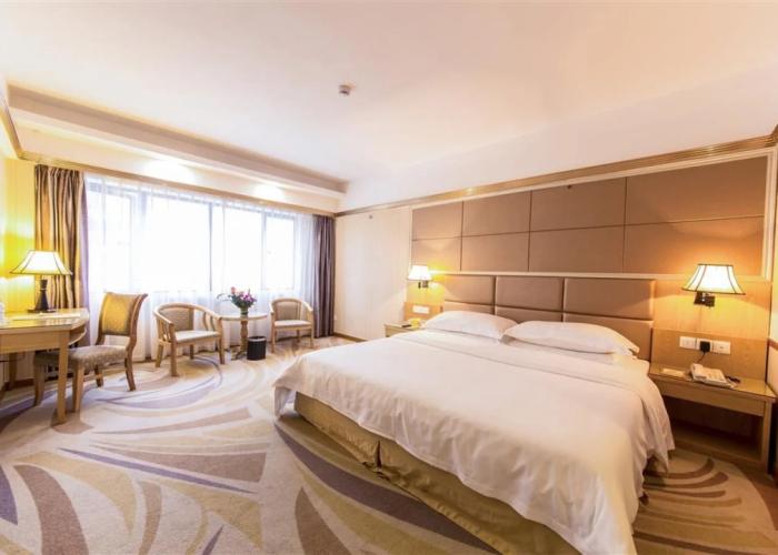 Vienna Hotel Zhanjiang Haibin Avenue Branch