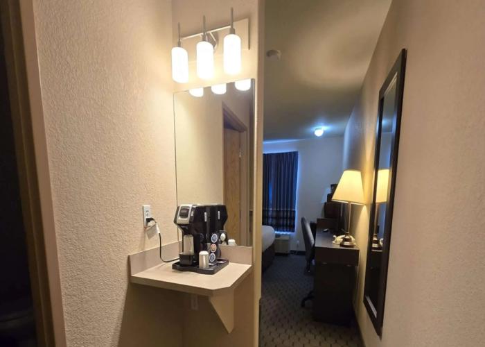 Super 8 by Wyndham Swan River MB