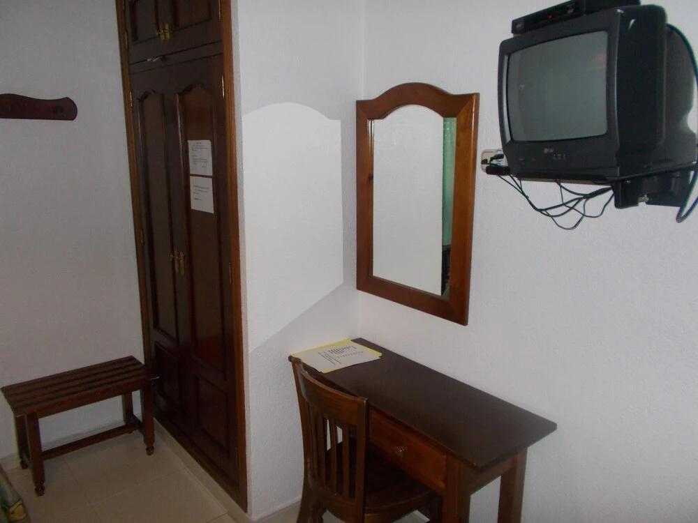 фото Hostal La Costa