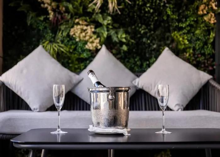 The Londoner Hotel St. Julians