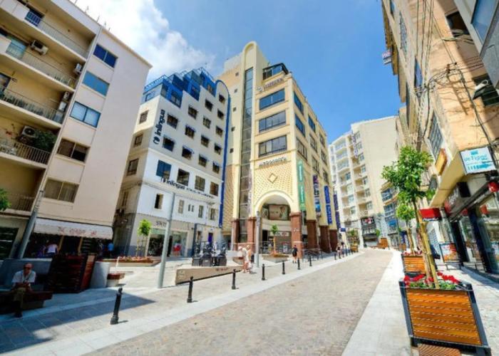 Cosy Apartment Steps From the Promenade