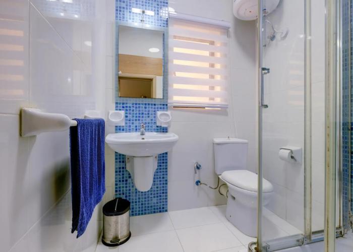 Cosy Apartment Steps From the Promenade