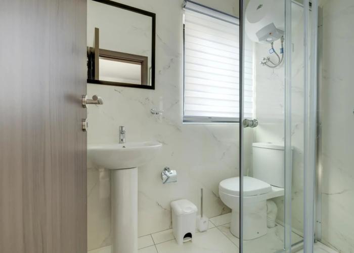 Chic 2BR Penthouse Steps From the Promenade