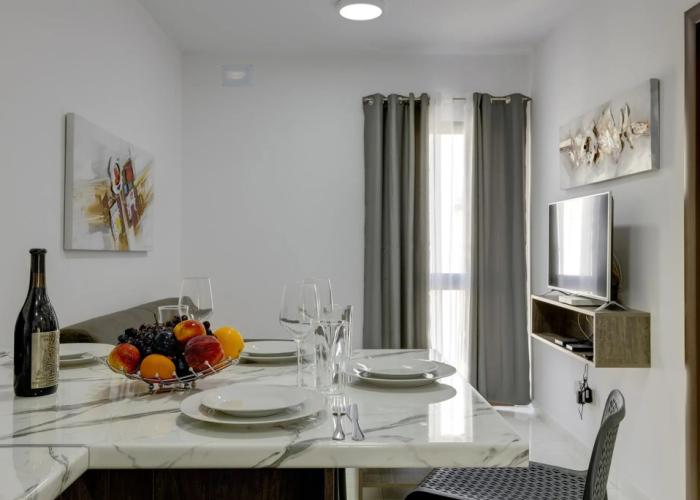 Chic 2BR Penthouse Steps From the Promenade